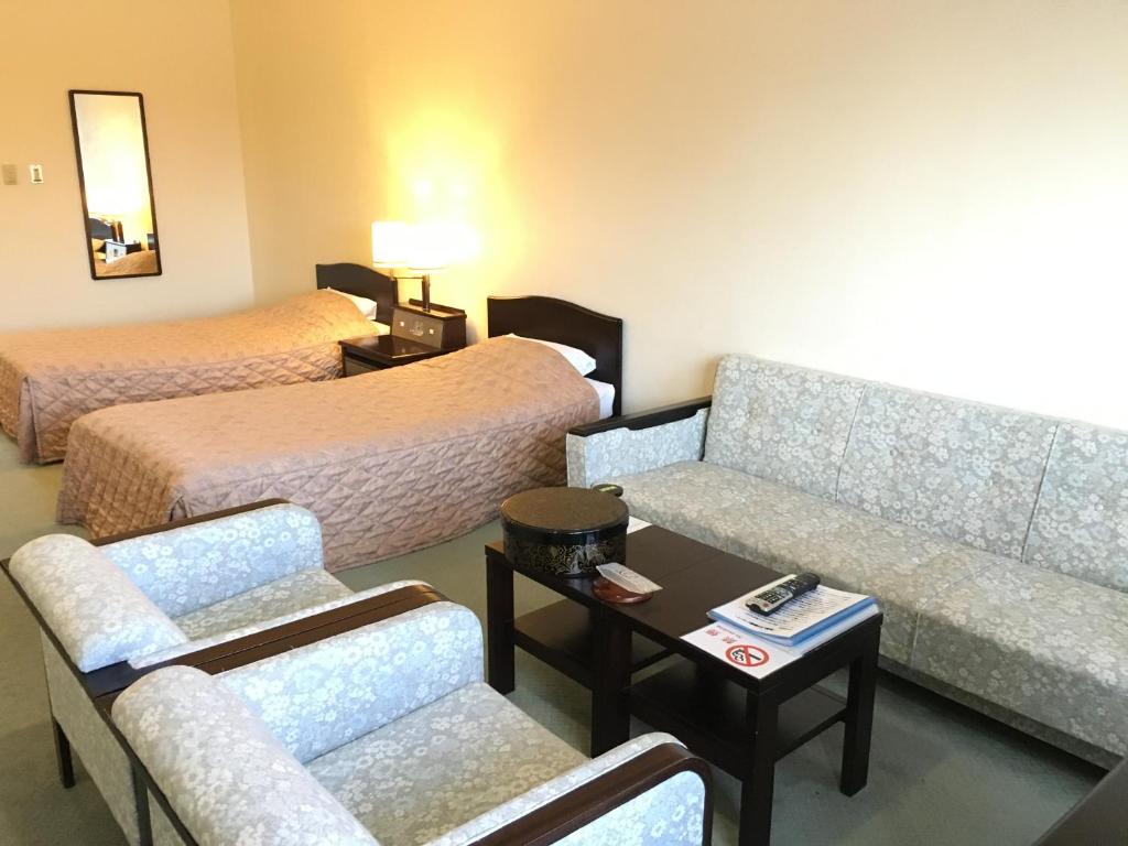 Nikko Astraea Hotel Twin Room