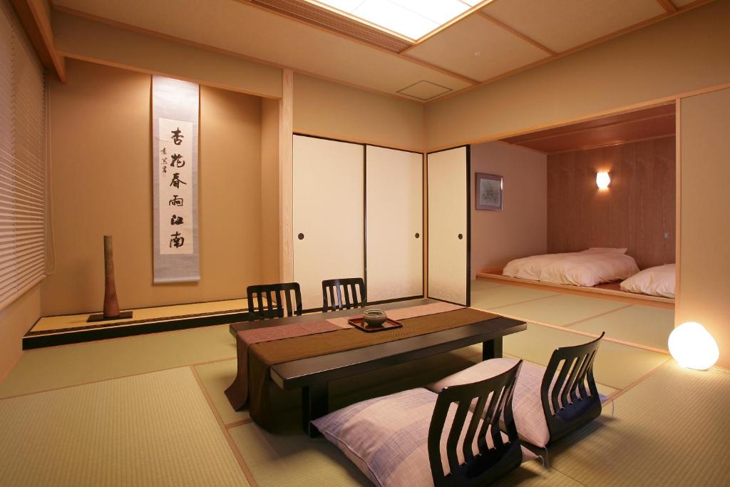 Nikko Kinugawa Hotel Mikazuki Tatami Room