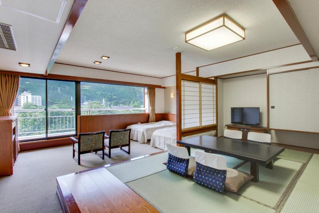 Nikko Kinugawa Hotel Mikazuki Tatami Room