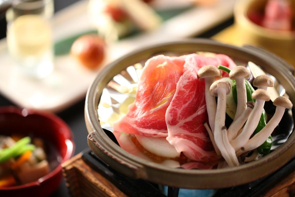 Nukumorino Yado Komanoyu Kaiseki Hot Pot