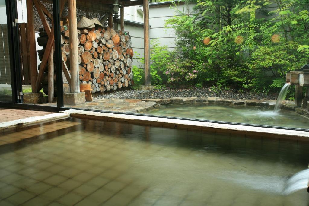 Nukumorino Yado Komanoyu Open Air Onsen