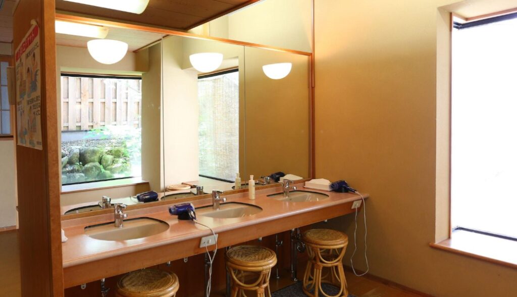 Nukumorino Yado Komanoyu Ryokan Washroom