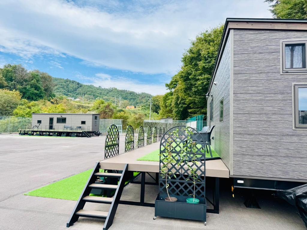 Nunobiki Onsen Komoro Trailer Cabin Exterior