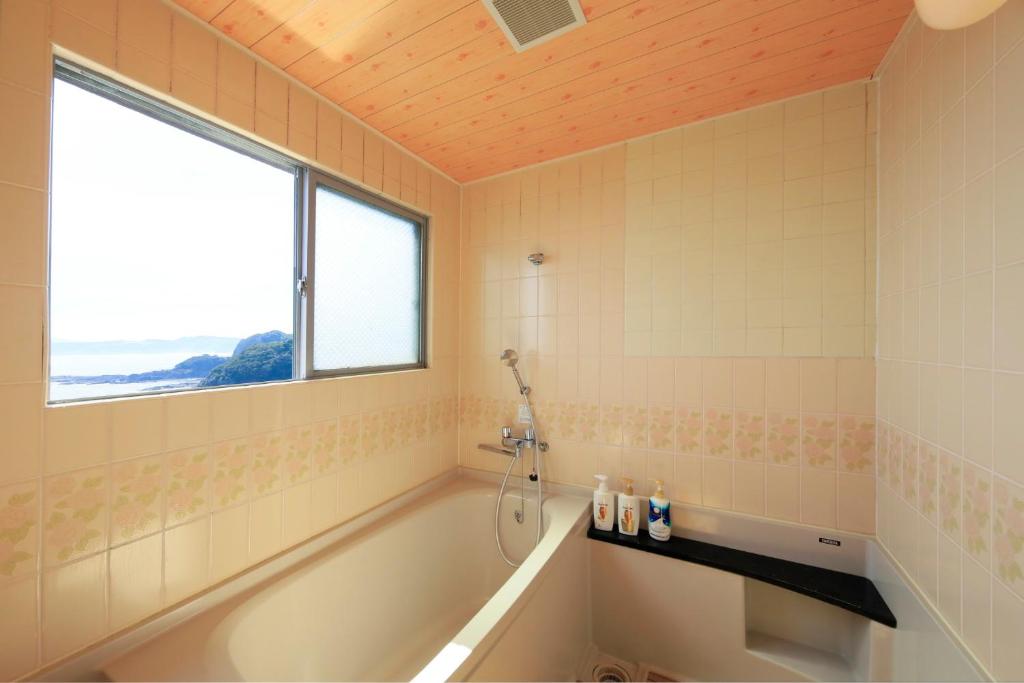 Ocean View Hiromi Spa Hotel Bathroom
