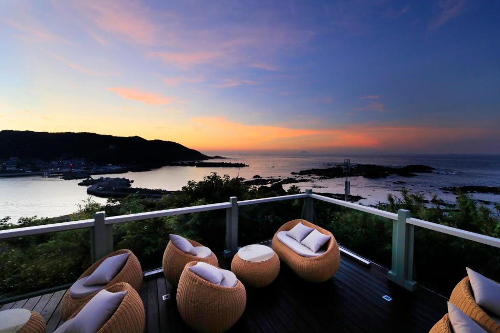 Ocean View Hiromi Spa Hotel Oceanview Deck Sunset