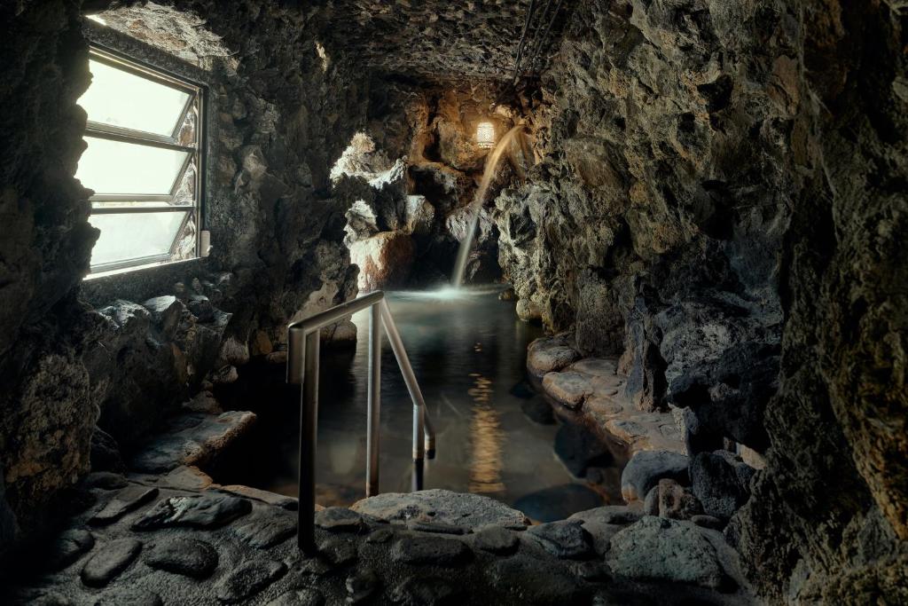 Ochiairo Cave Onsen