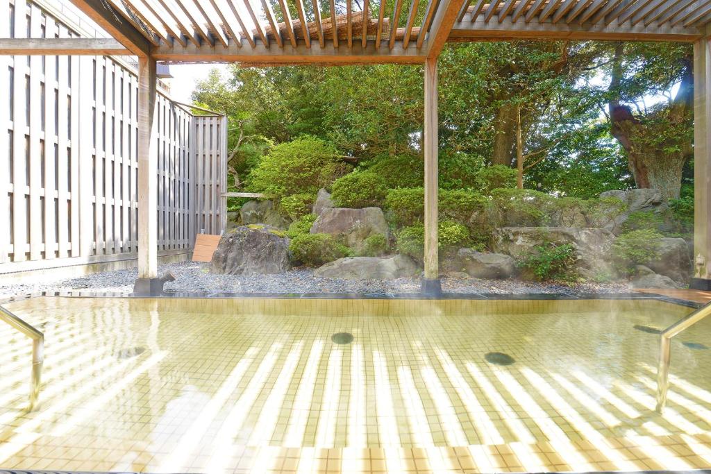 Oedo Onsen Monogatari Awara Open Air Bath