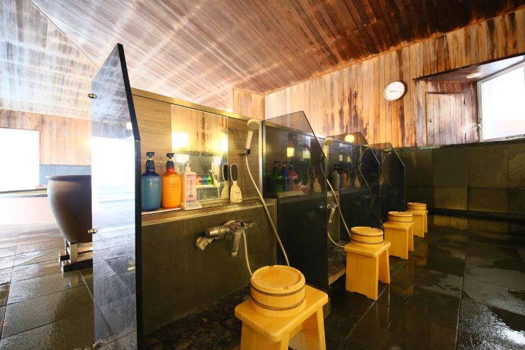 Oedo Onsen Monogatari Kimitsu No Mori Bathhouse Washing Area