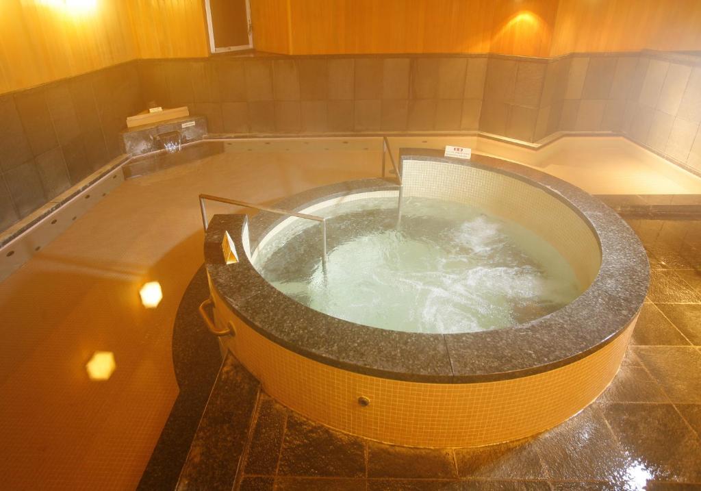 Oedo Onsen Monogatari Kimitsu No Mori Indoor Onsen Bath