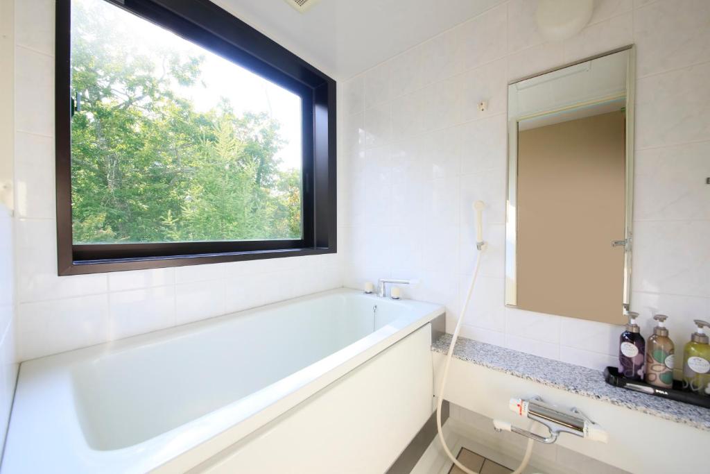Oku Nikko Hotel Shikisai Bathroom