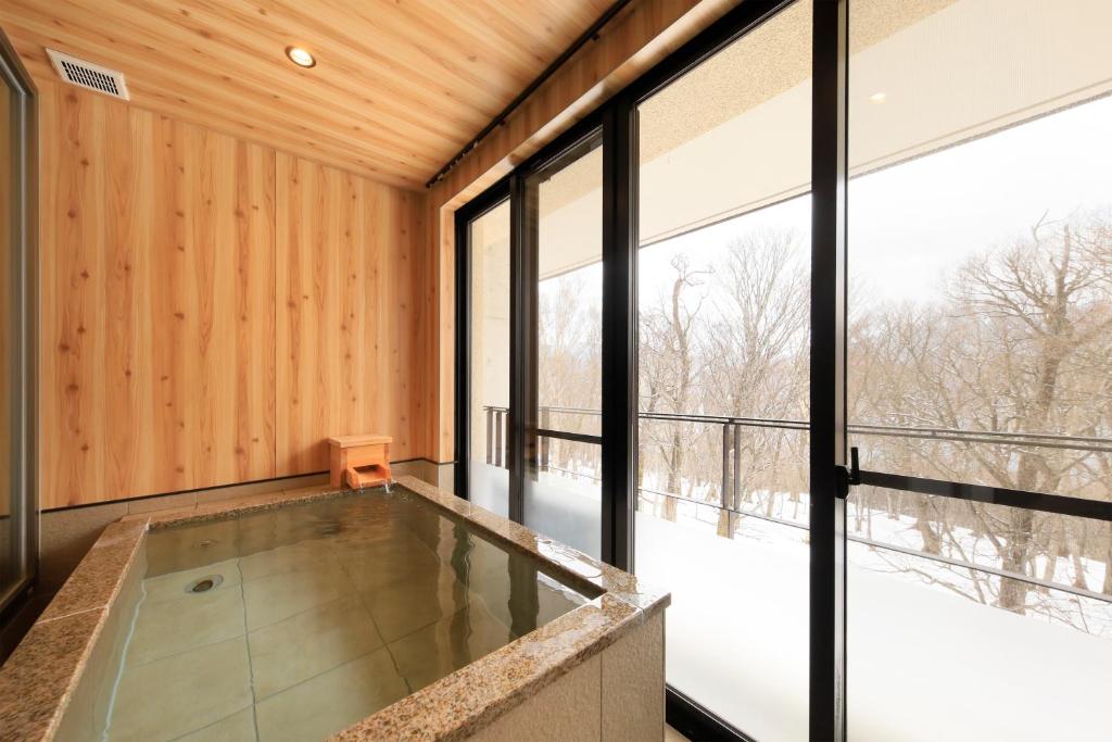 Oku Nikko Hotel Shikisai Private Onsen Bath