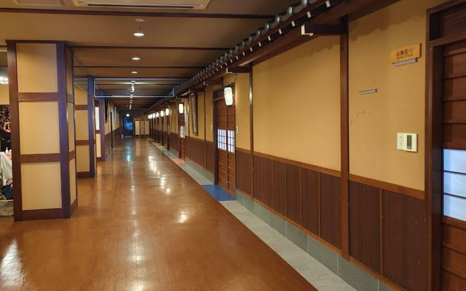 Okuhida Garden Hotel Yakedake Ryokan Hallway