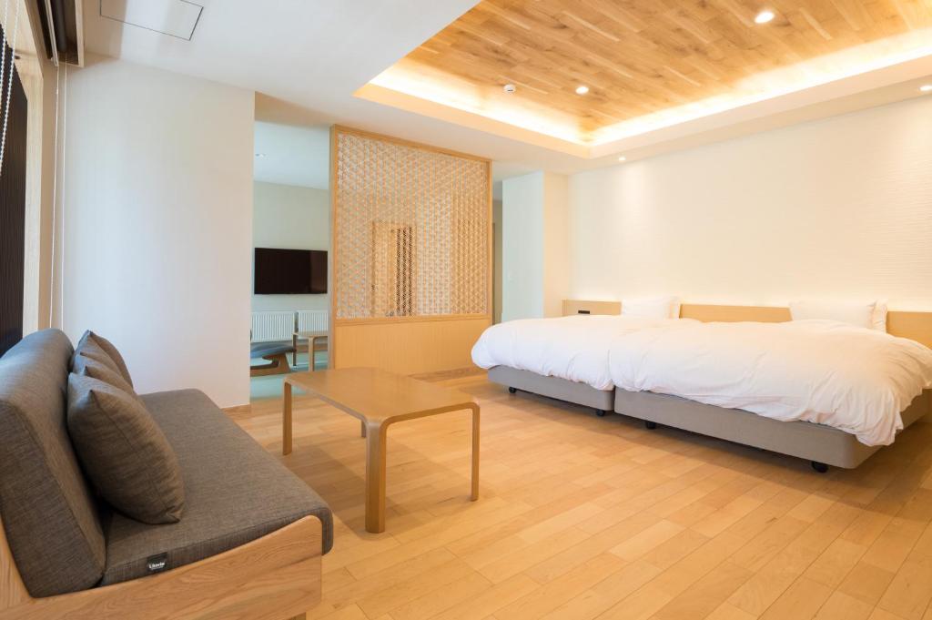 Okunikko Yu No Mori Modern Twin Room