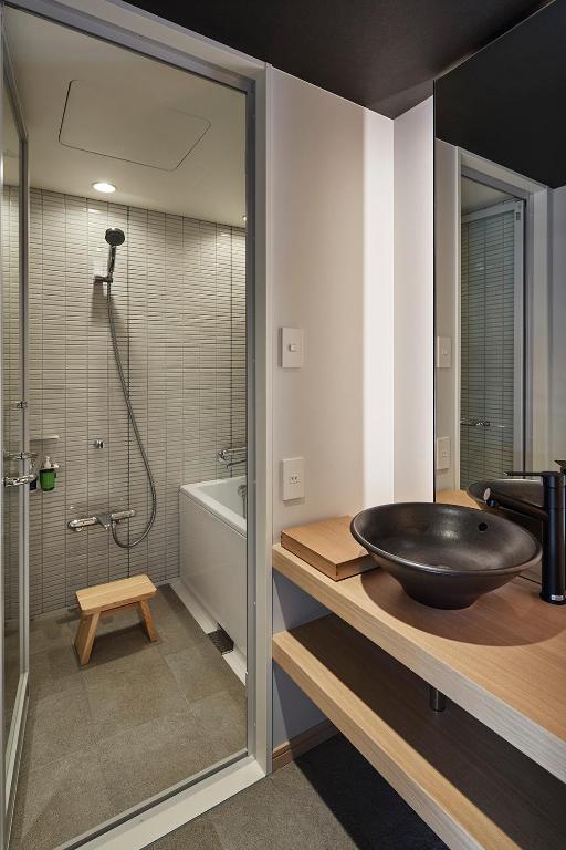 Onsen Ryokan Yuen Shinjuku Bathroom Vanity