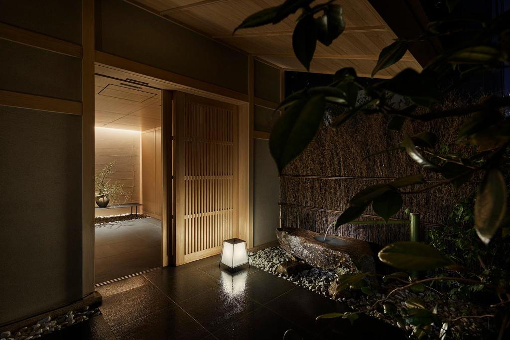 Onsen Ryokan Yuen Shinjuku Entrance Night