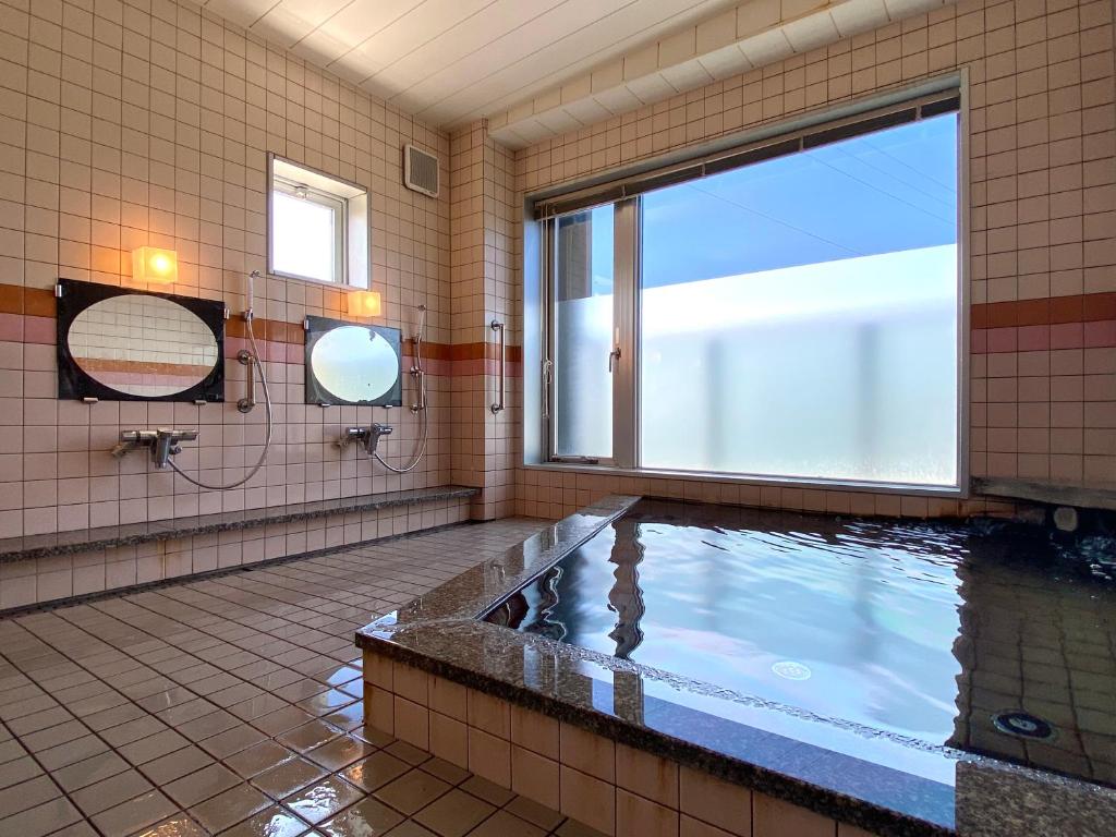 Ootoku Ryokan Indoor Bath