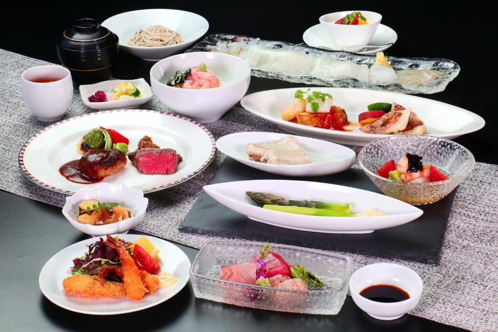 Ootoku Ryokan Kaiseki Meal