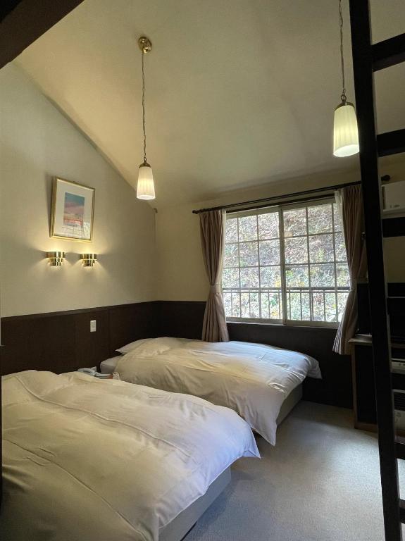 Poetical Twin Bedroom