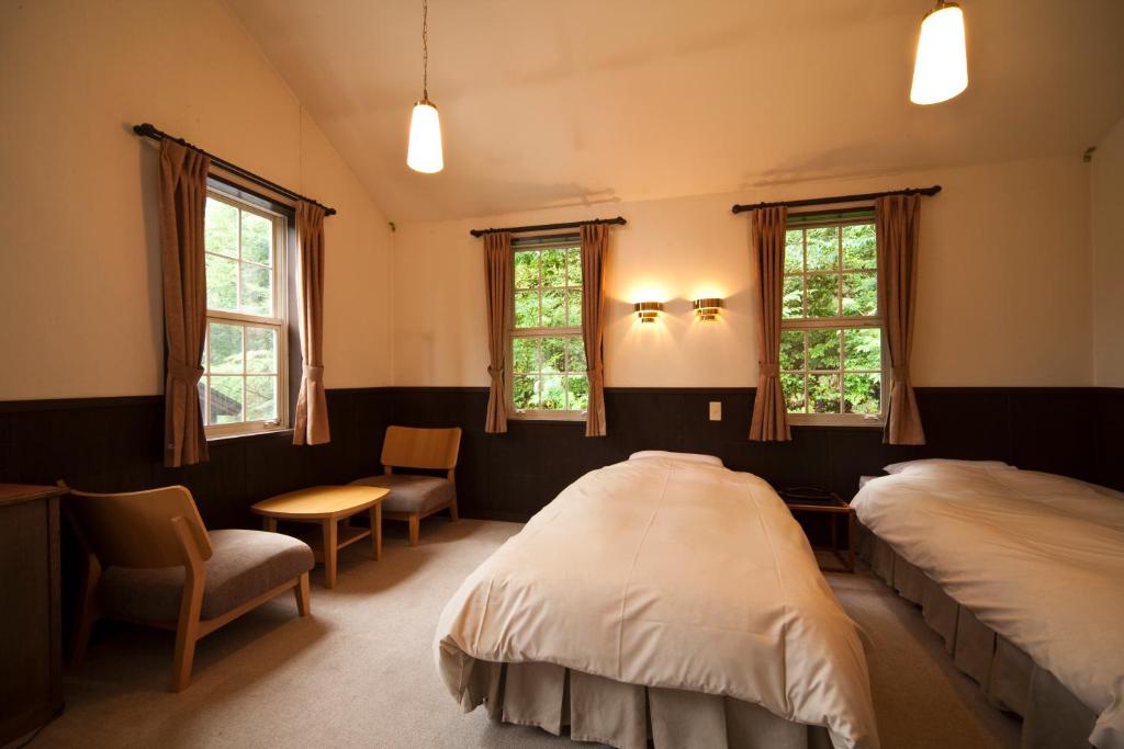 Poetical Twin Room