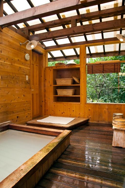 Poetical Wooden Bath