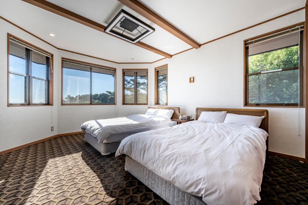Private Resort Aomi Twin Bedroom