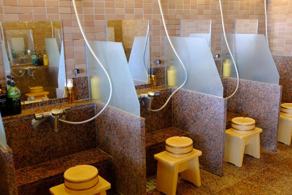 Rakuyu Onsen Bath Washing Area