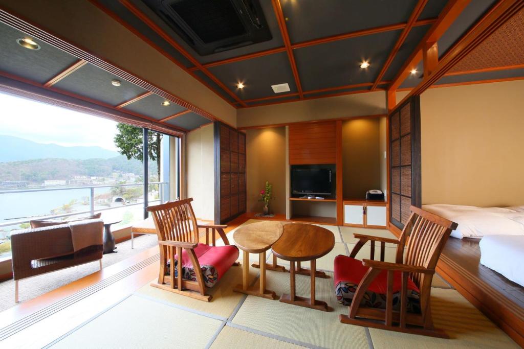 Rakuyu Tatami Room Lake View