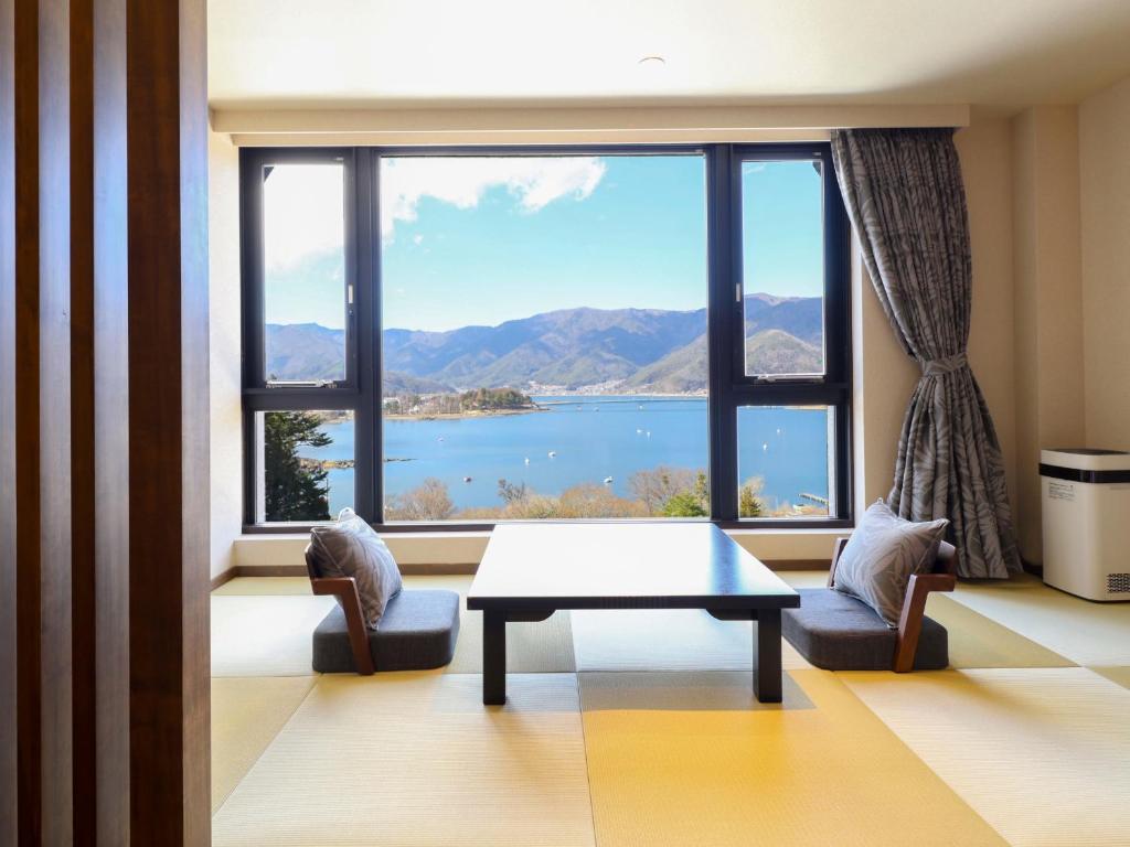 Rakuyu Tatami Room Lake View