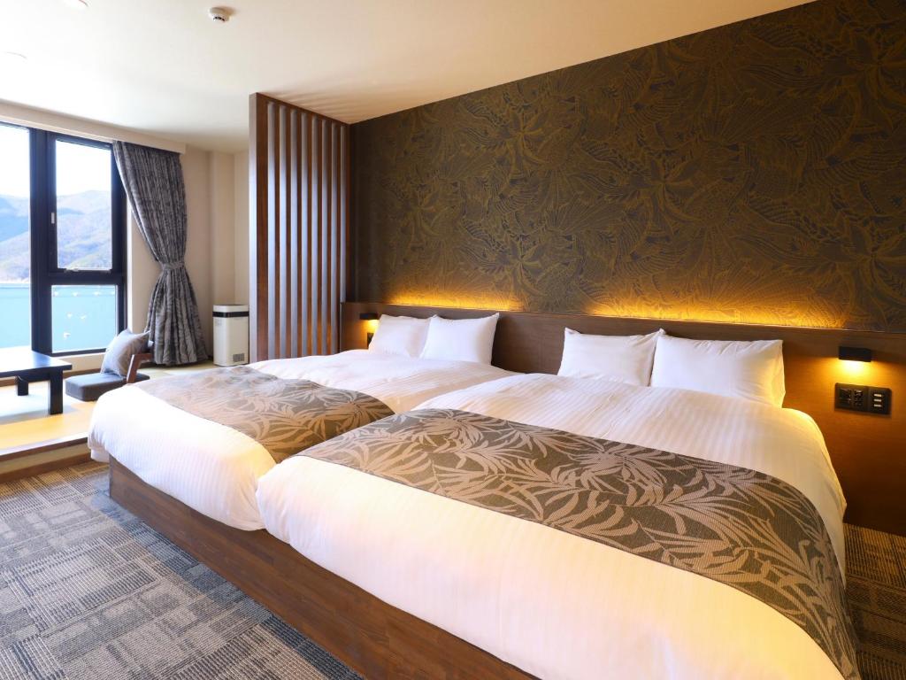 Rakuyu Twin Bedroom