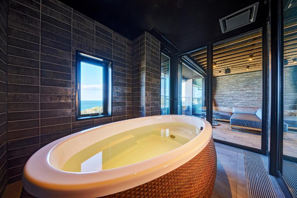 Resort Hills Toyohama Sora No Kaze Hotel Ocean View Bath
