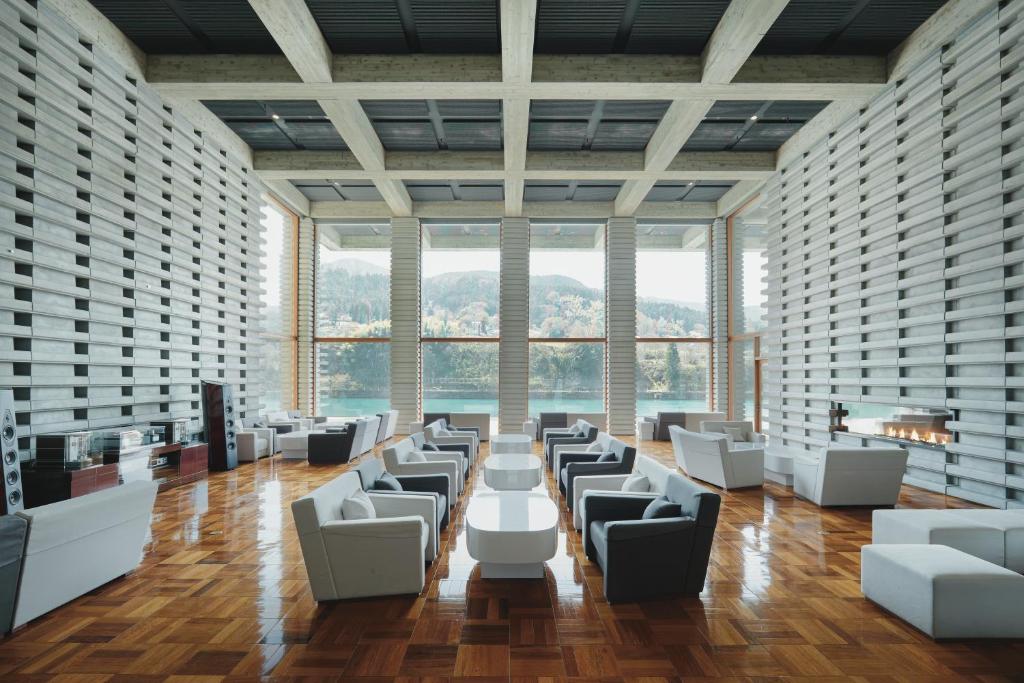 River Retreat Garaku Lobby Lounge