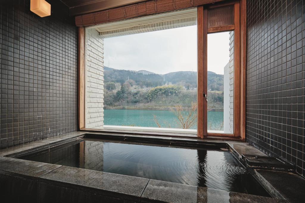 River Retreat Garaku Private Onsen Bath