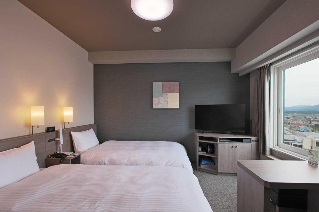 Route Inn Grand Nakano Obuse Twin Room