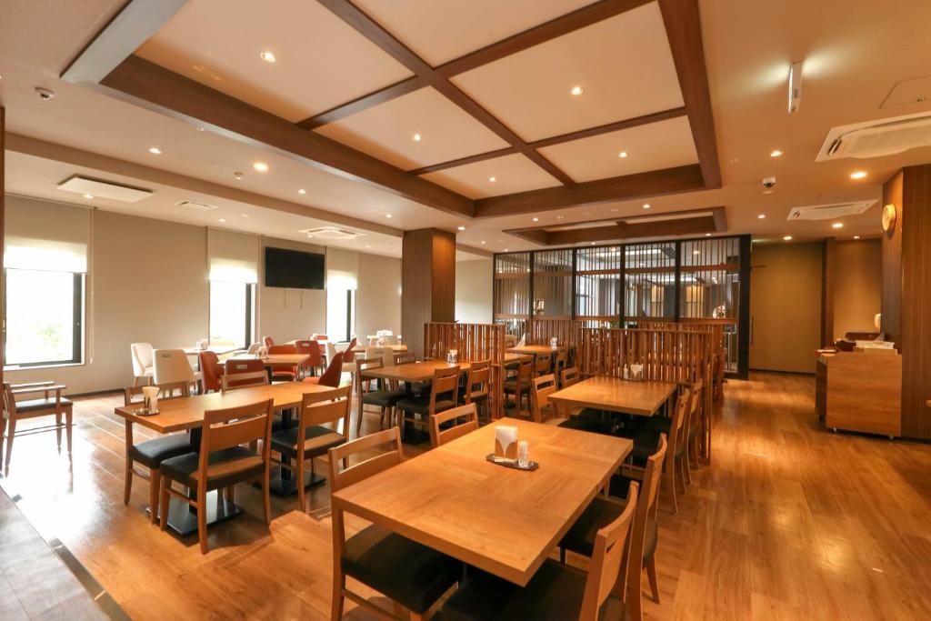 Route Inn Grantia Tokai Spa Relaxation Restaurant