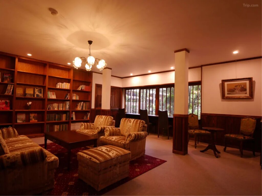 Ryokan Hanaya Library Lounge