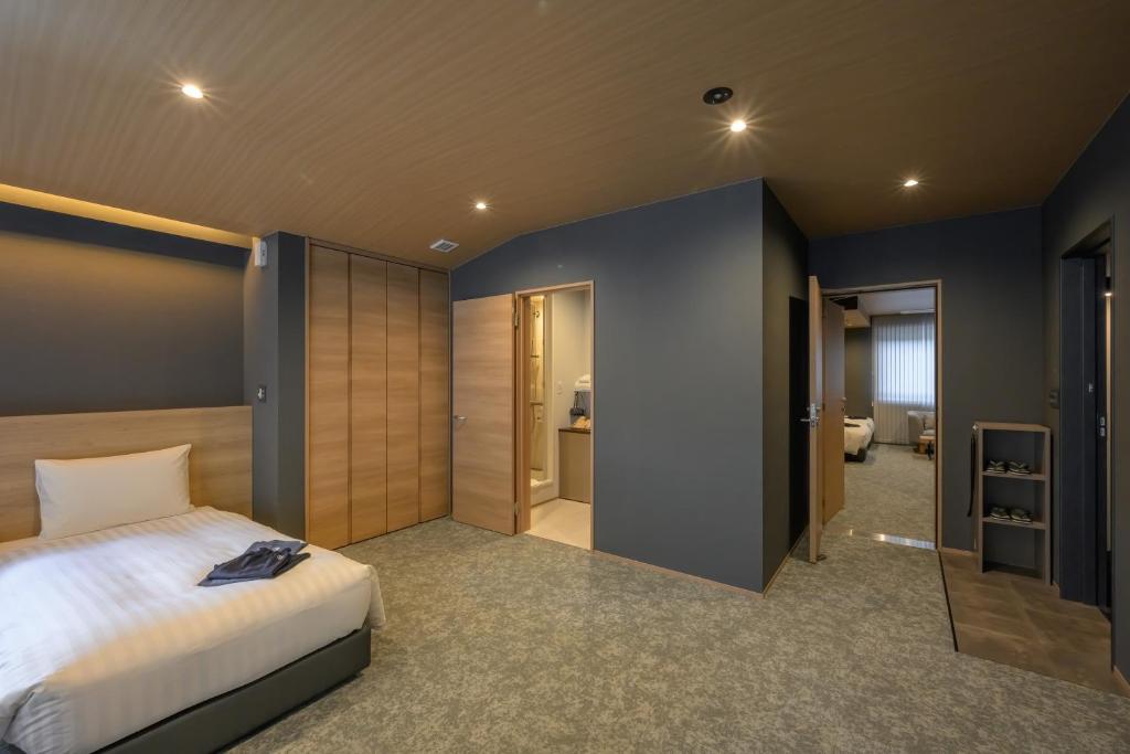 Ryokan Meiji Modern Guest Room