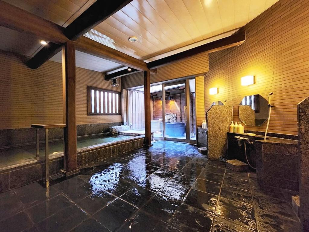 Ryokan Tanabe Indoor Onsen Bath