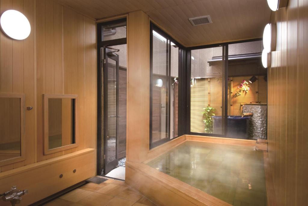 Ryokan Tanabe Indoor Onsen Bath