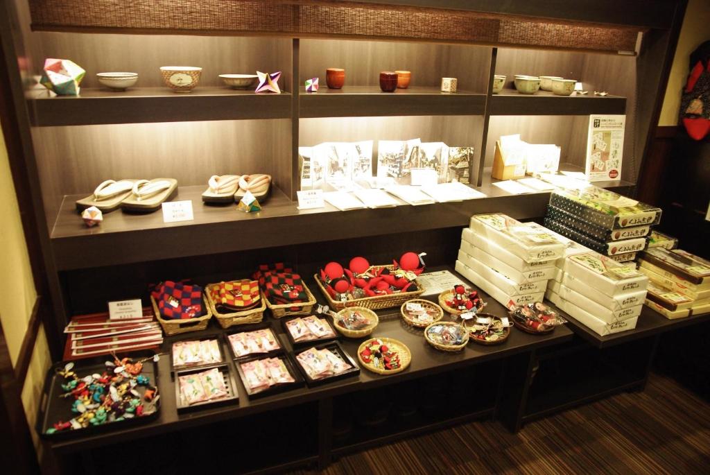 Ryokan Tanabe Souvenir Display