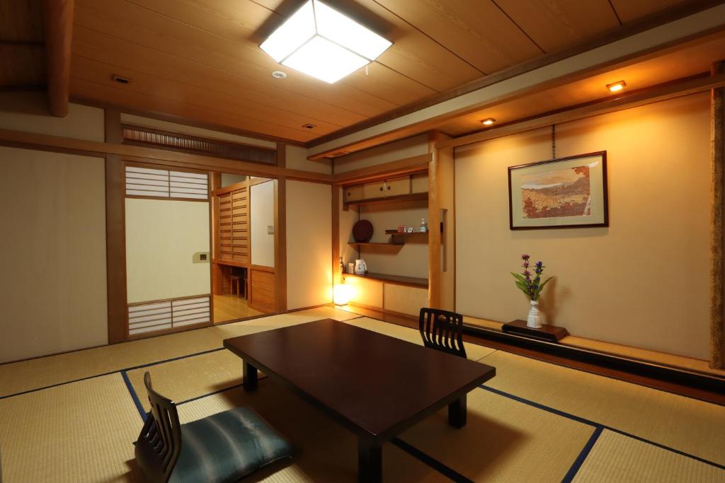 Ryokan Tanabe Tatami Room