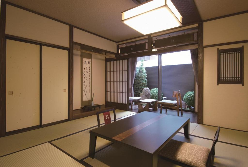 Ryokan Tanabe Tatami Room