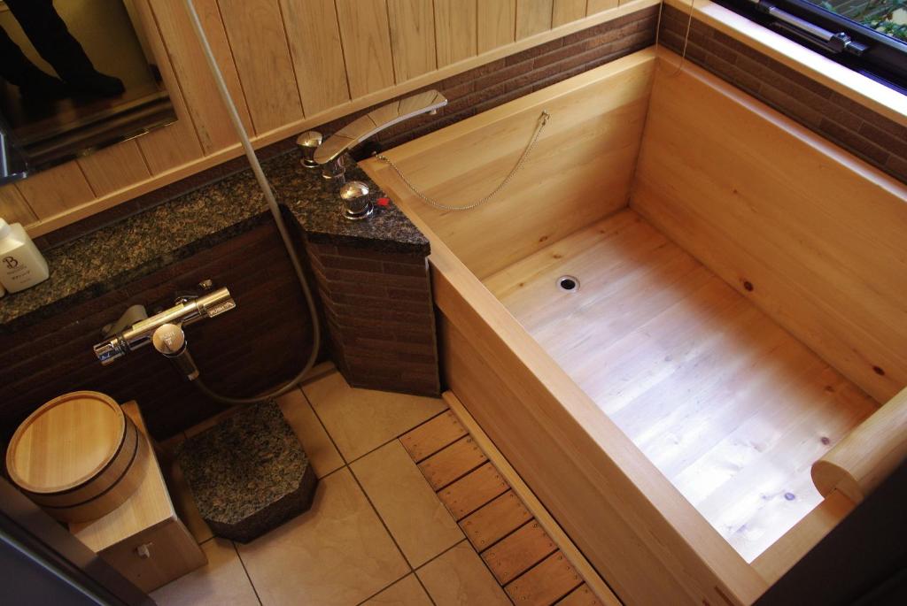 Ryokan Tanabe Wooden Bath