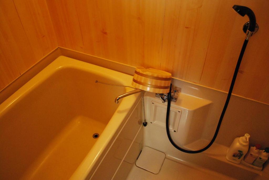 Ryokan Tanigawa Bathroom