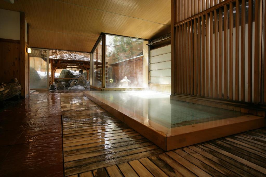 Ryokan Tanigawa Indoor Onsen Bath