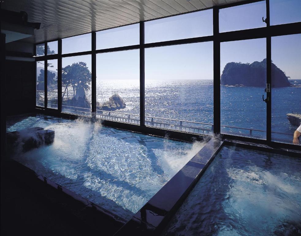 Ryokan Umibe No Kakureyu Seiryu Ocean View Onsen