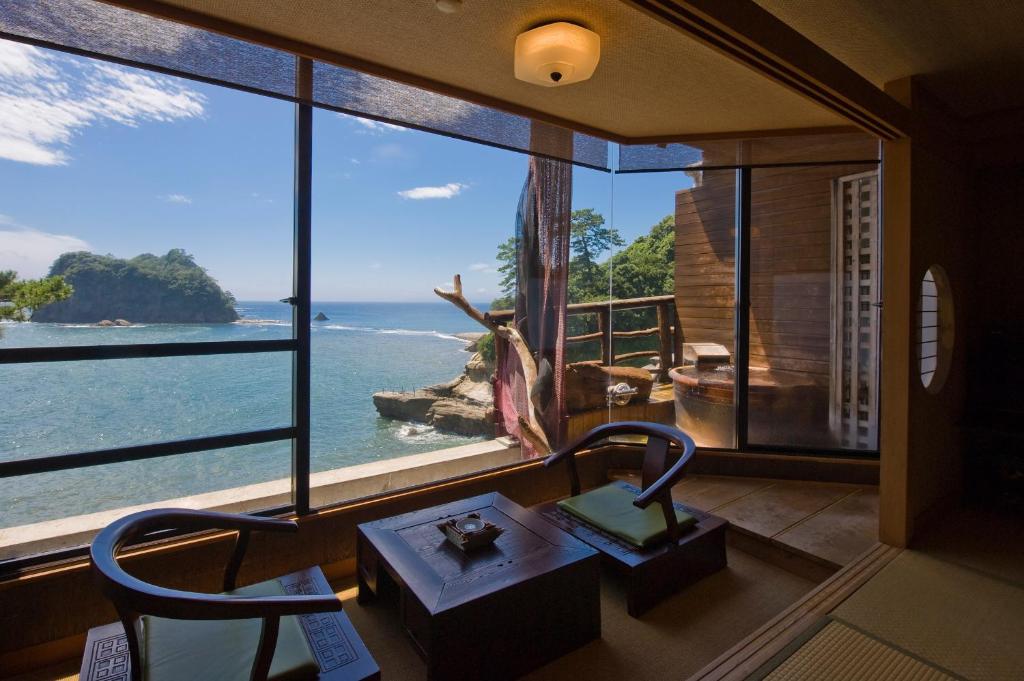 Ryokan Umibe No Kakureyu Seiryu Ocean View Tatami Room