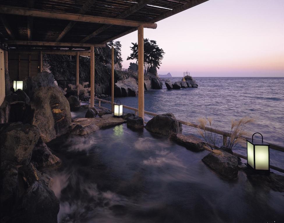 Ryokan Umibe No Kakureyu Seiryu Oceanfront Onsen