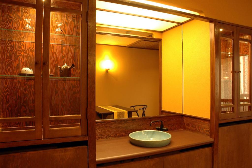 Ryokan Umibe No Kakureyu Seiryu Washbasin Room