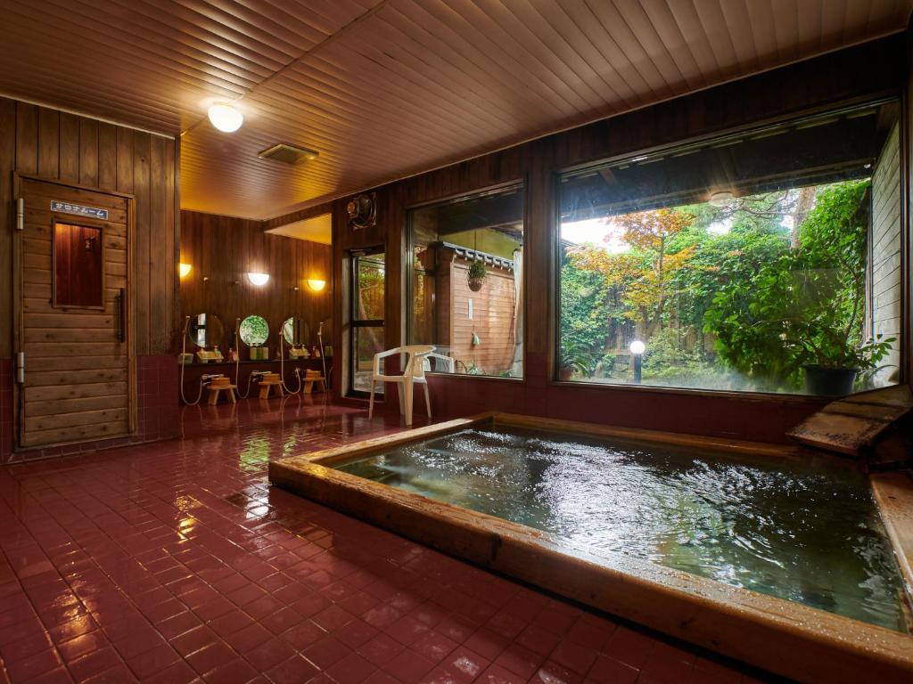 Ryokufuen Kiyoharu Indoor Onsen Bath