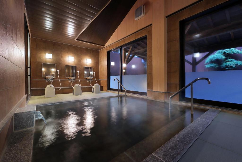 Ryokusui Tei Indoor Onsen Bath